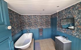 Brownlow Townhouse 3 Bedroom Ideal For Contractors And Visitors